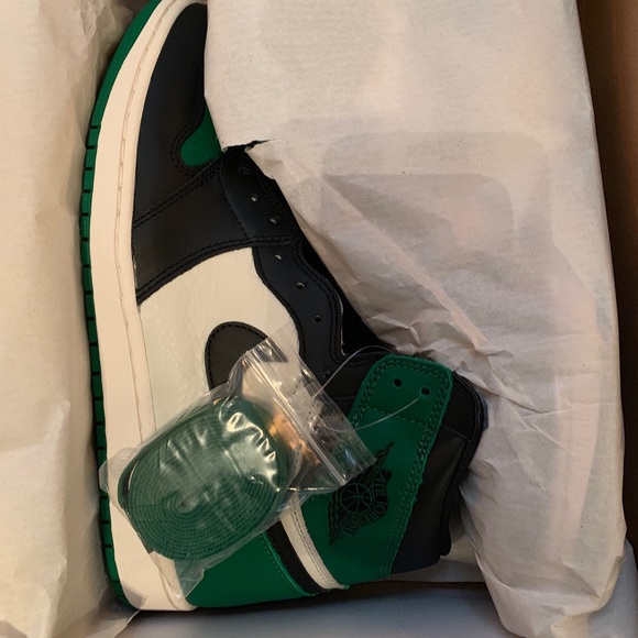 Air Jordan Retro 1 High OG | Pine Green | 11 - Picture 3 of 5